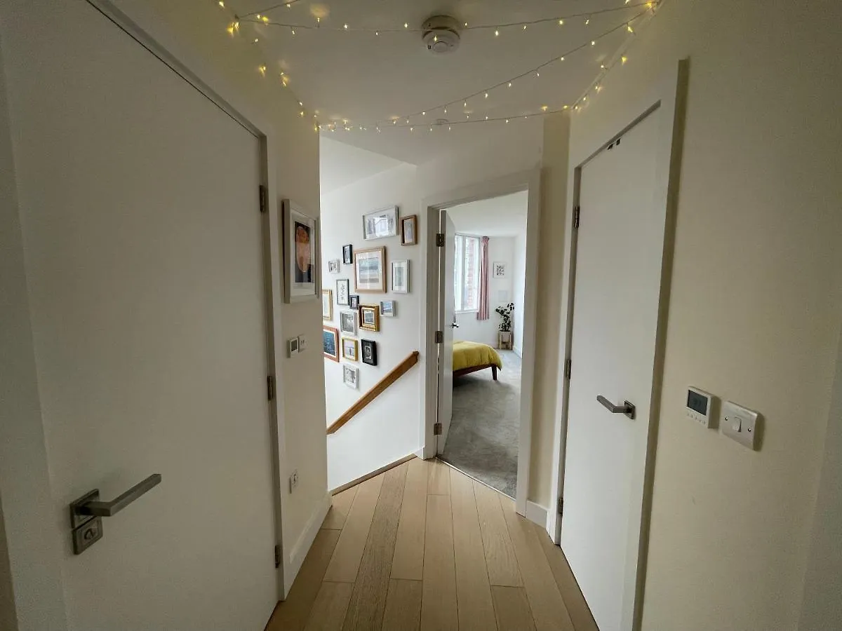 アパート Nunhead Green Flat ロンドン